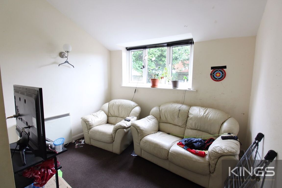 3 bedroom apartment for rent Hill Lane, Southampton, SO15 5BA UniHomes