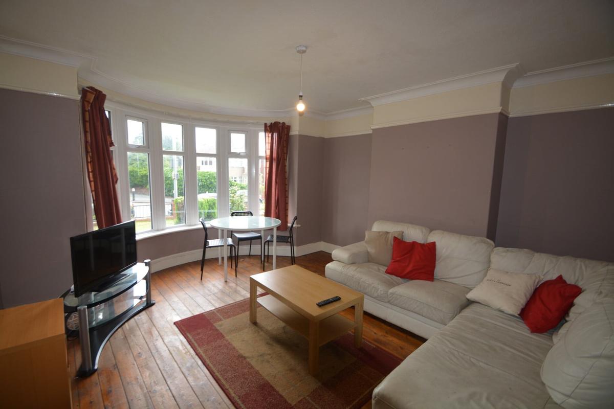 3 bedroom house for rent St. Annes Road, Leeds, LS6 3NY UniHomes