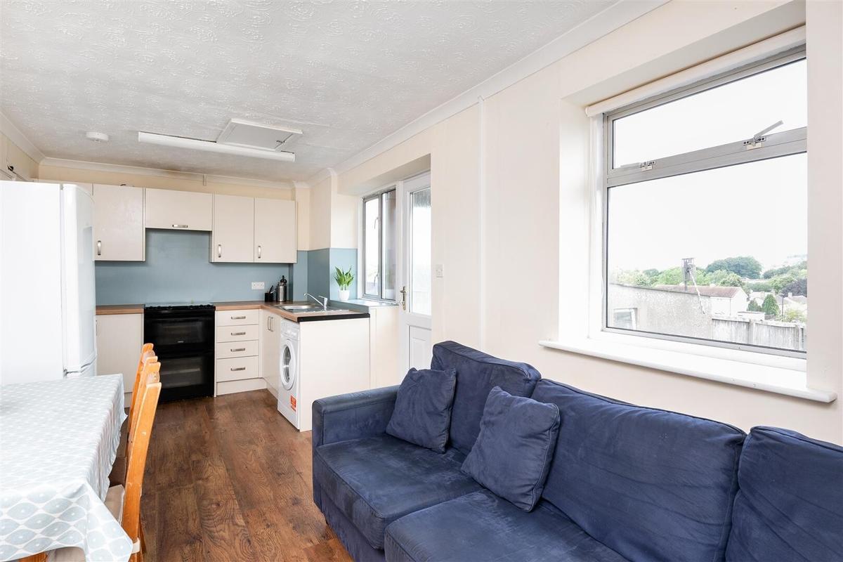 4 bedroom house for rent Shaws Way, Bath, BA2 1QQ UniHomes