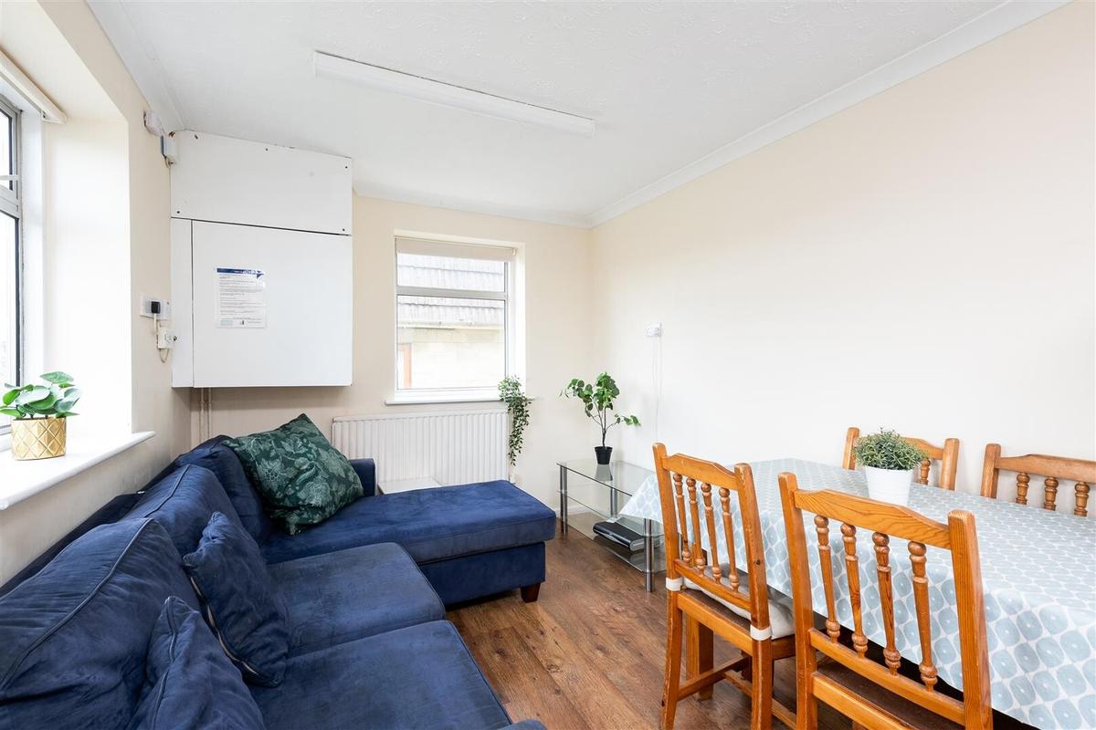 4 bedroom house for rent Shaws Way, Bath, BA2 1QQ UniHomes