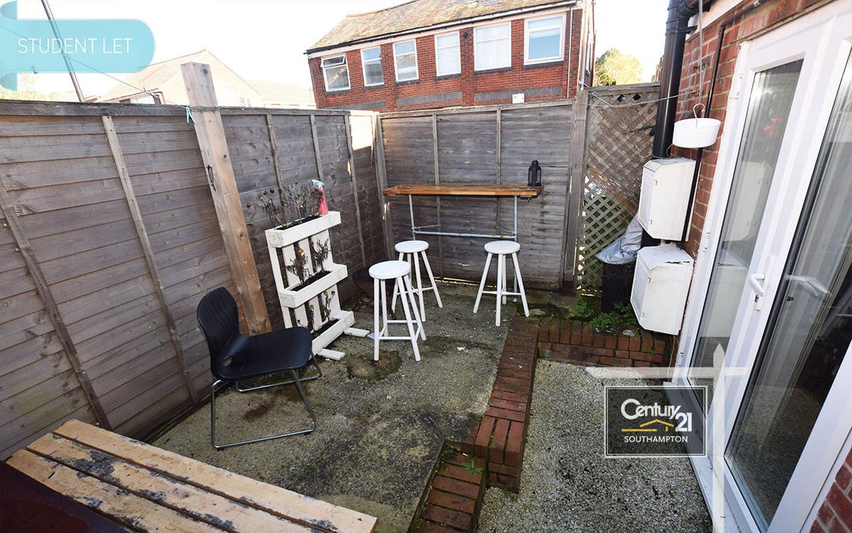 3 bedroom apartment for rent Milton Road, Southampton, SO15 2JD UniHomes