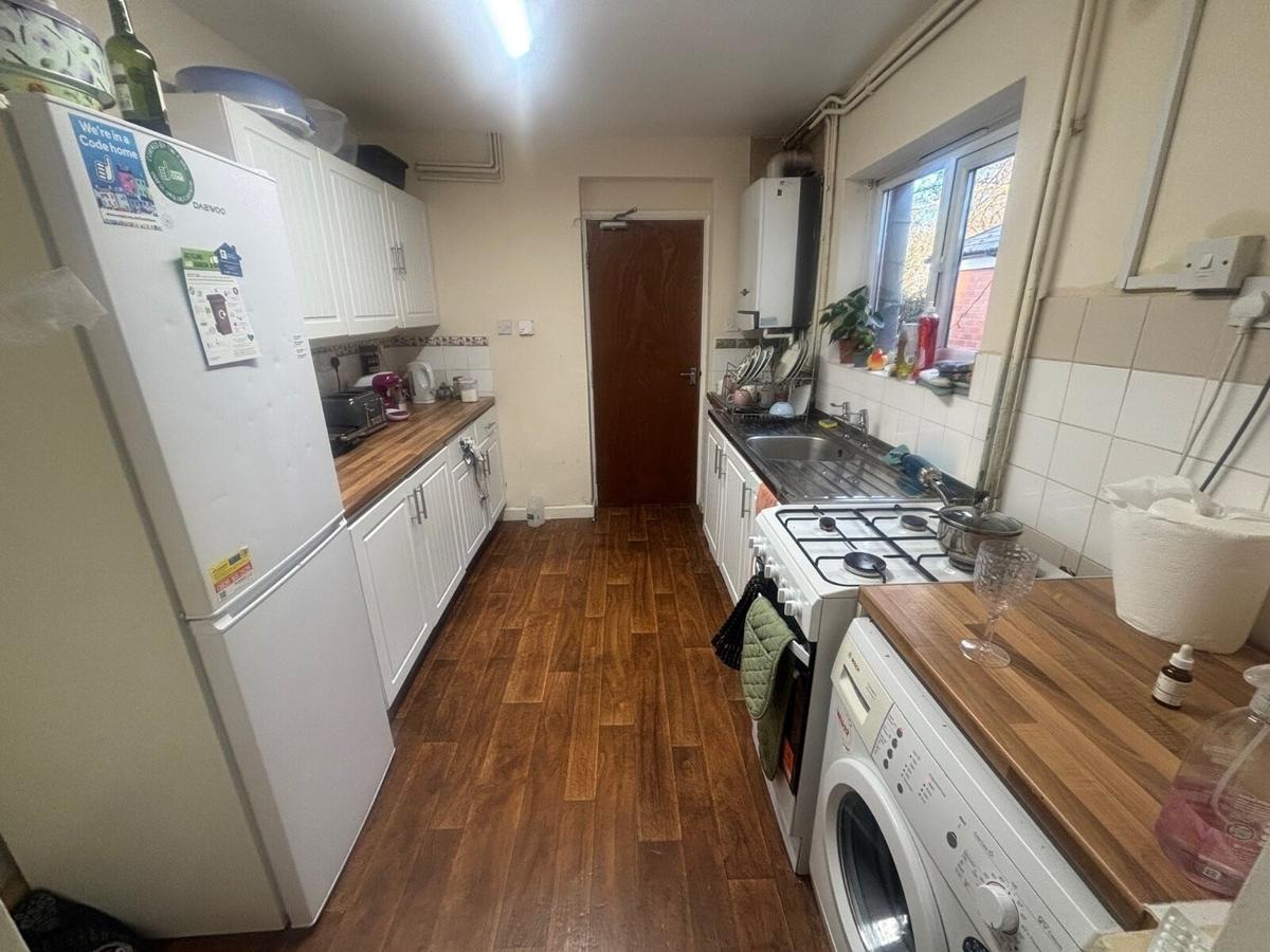 4 bedroom house on Rothesay Avenue, Lenton, Nottingham
