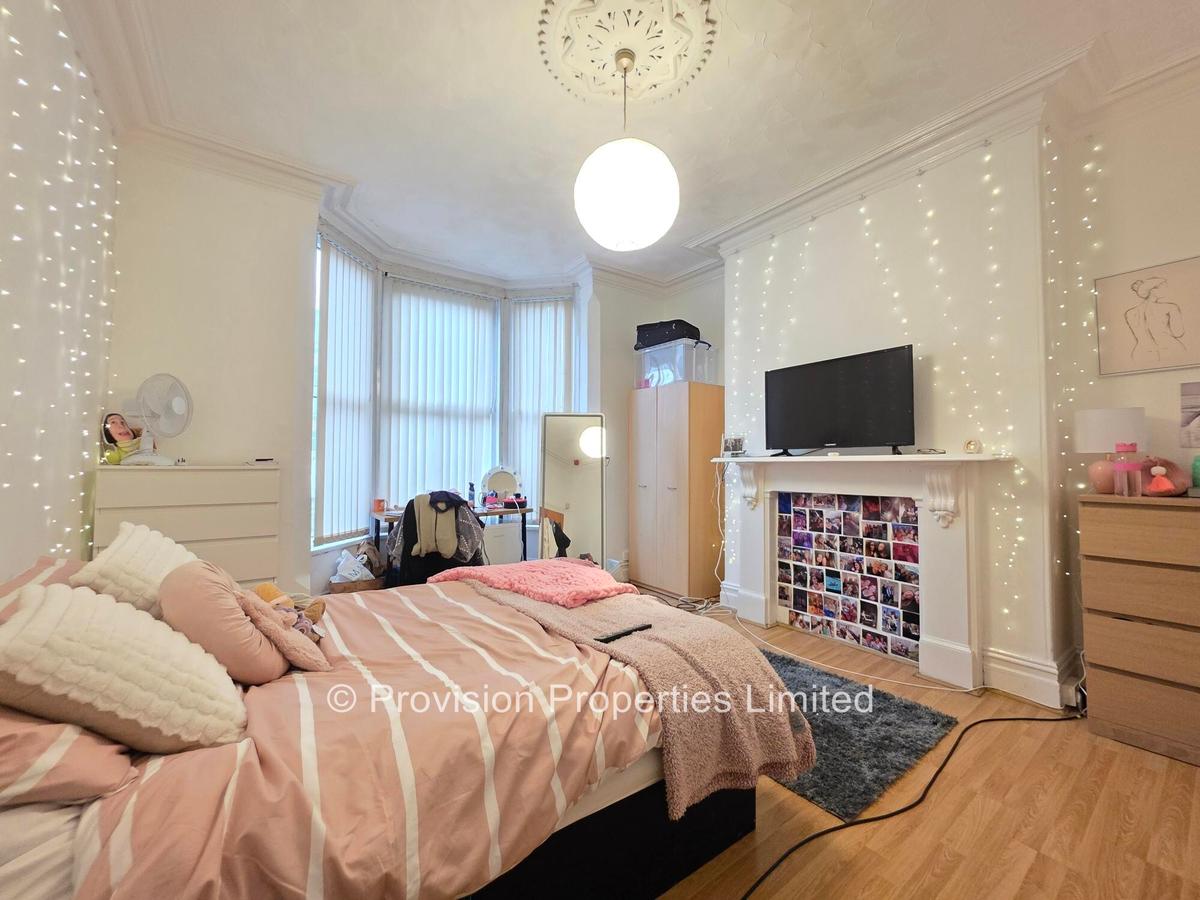 7 bedroom house on Brudenell Mount Leeds, Hyde Park, Leeds