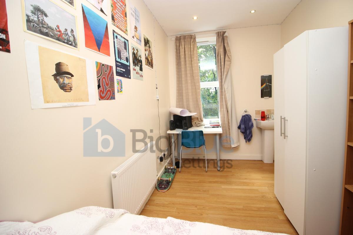 14 bedroom house for rent North Grange Road, Leeds, LS6 2BR UniHomes