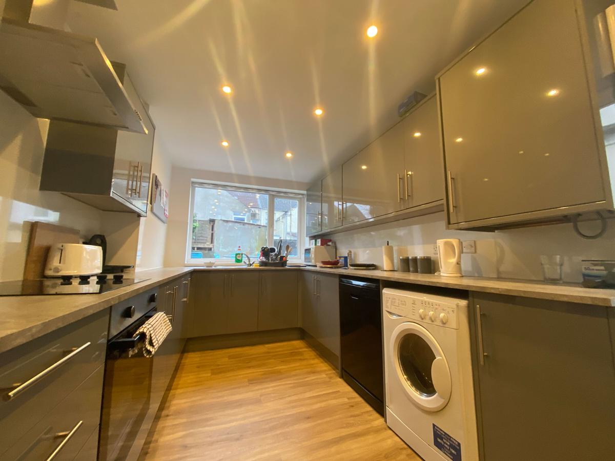 5 bedroom house on Woodville Road, Cathays, Cardiff