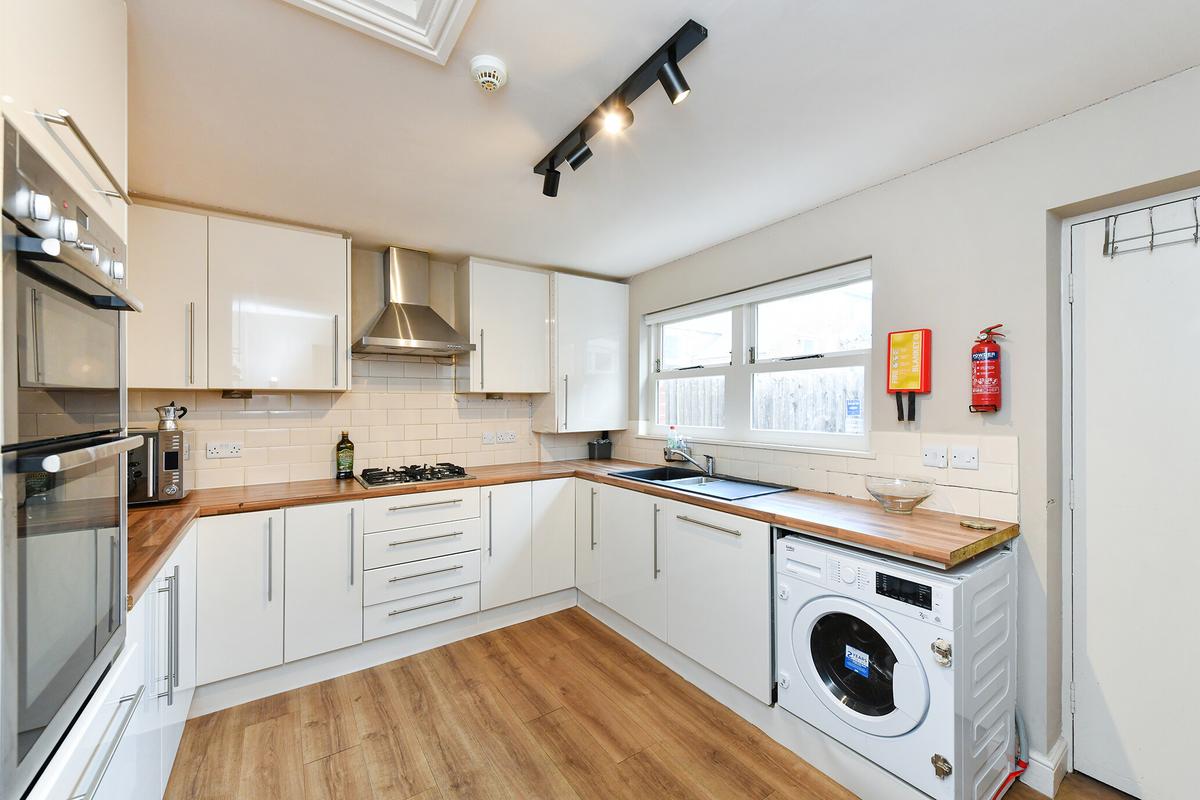 7 bedroom house for rent Rothesay Avenue, Nottingham, NG7 1PU UniHomes