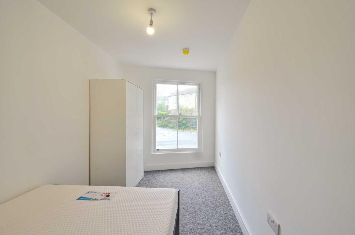 4 bedroom apartment for rent Henbury Road Westbury On Trym, Bristol
