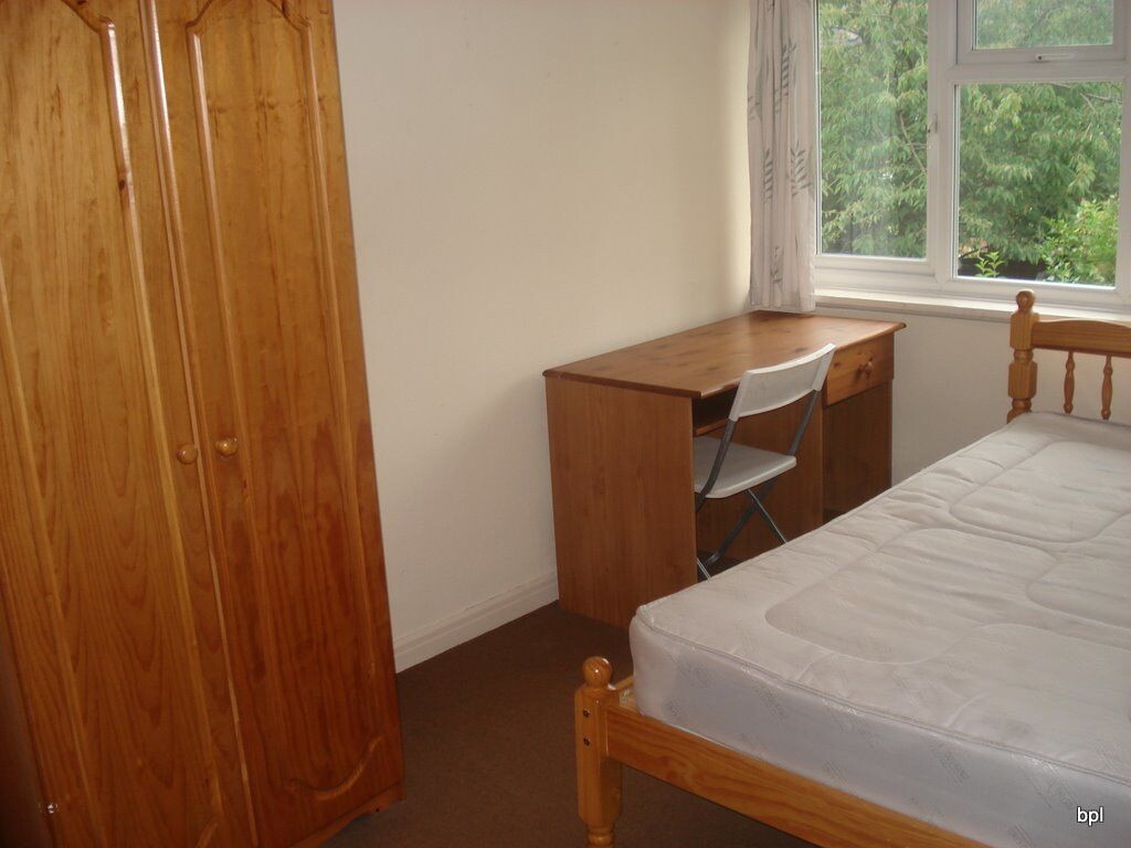 3 bedroom house for rent Poole Crescent, Birmingham, B17 0PE UniHomes