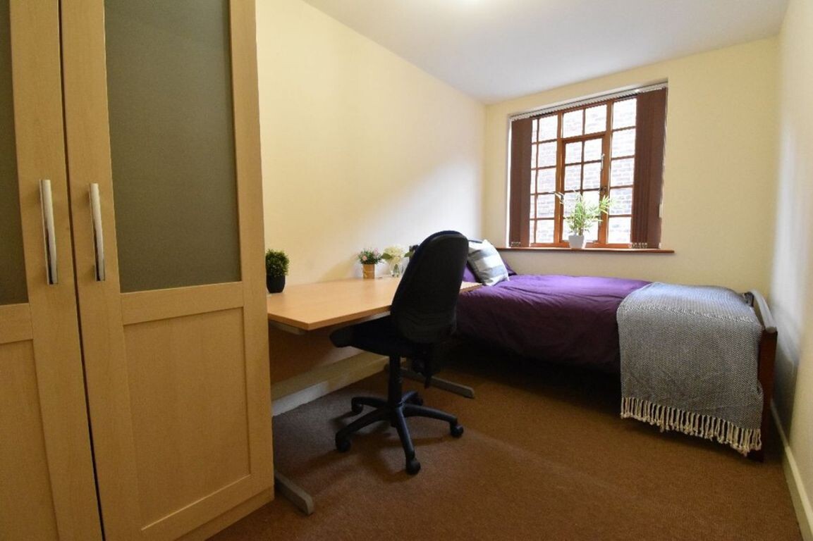 4 bedroom apartment for rent Arundel Street, Sheffield, S1 4RE UniHomes