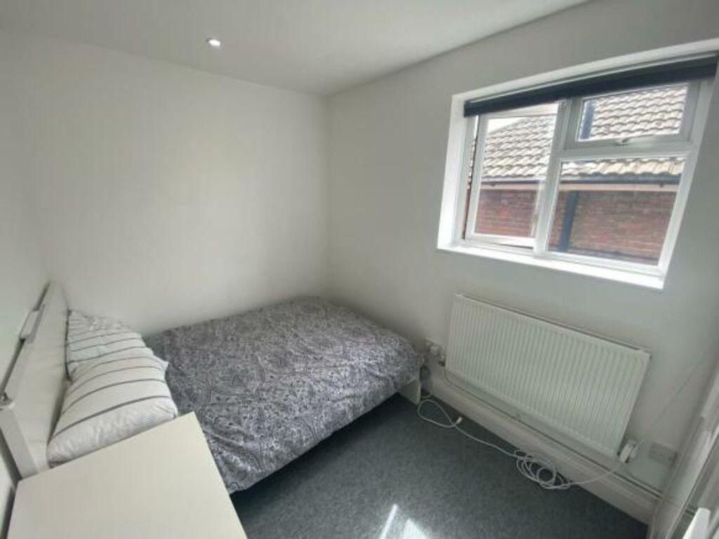 1 bedroom apartment for rent Elphinstone Road, Portsmouth, PO5 3HR