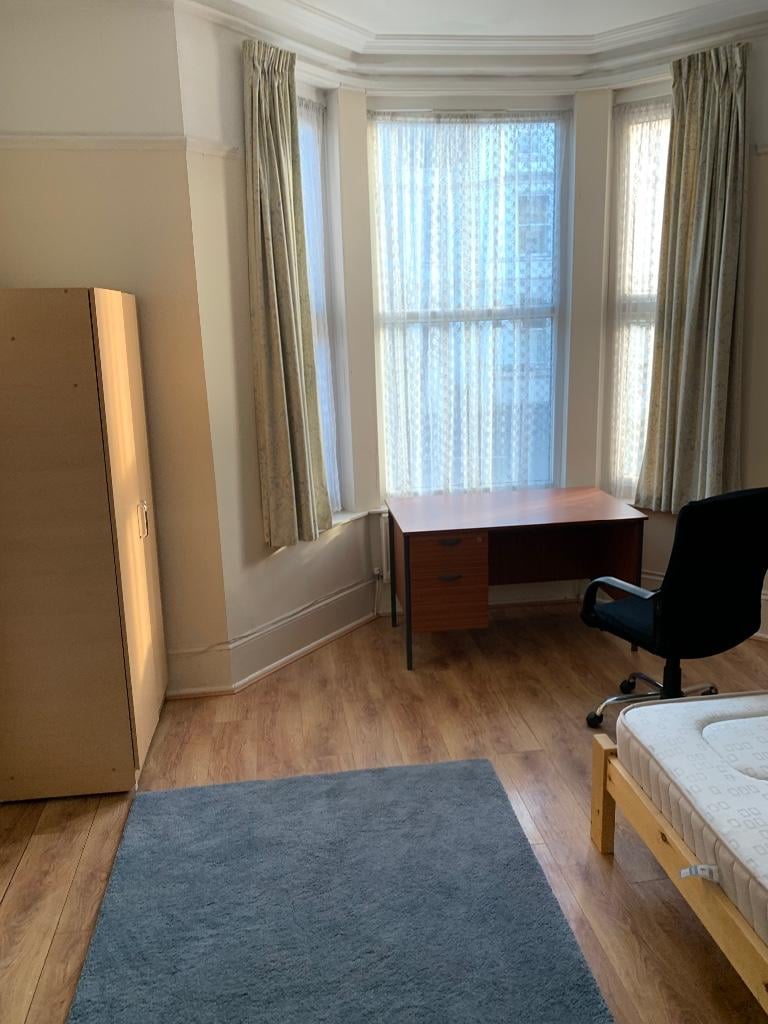 8 bedroom house for rent Rugby Road, Leamington Spa, CV32 6DU UniHomes