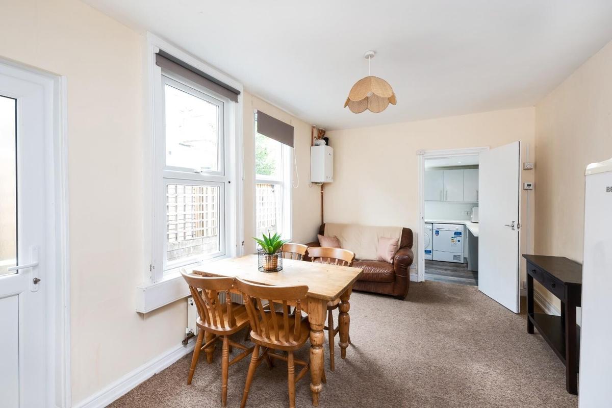 6 bedroom house for rent Winchester Road, Bath, BA2 3LF UniHomes