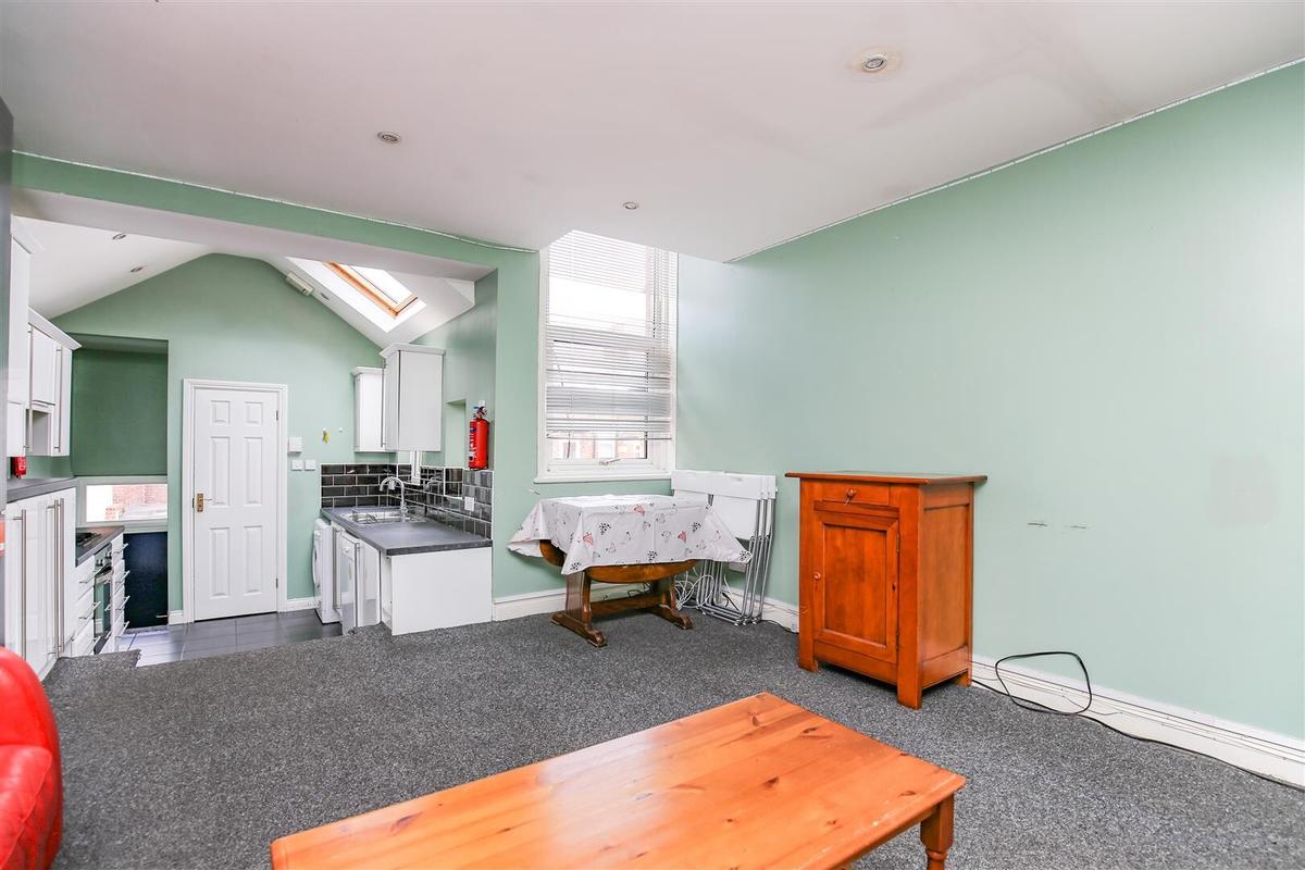 6 bedroom apartment for rent Fairfield Road, Newcastle, NE2 3BY UniHomes