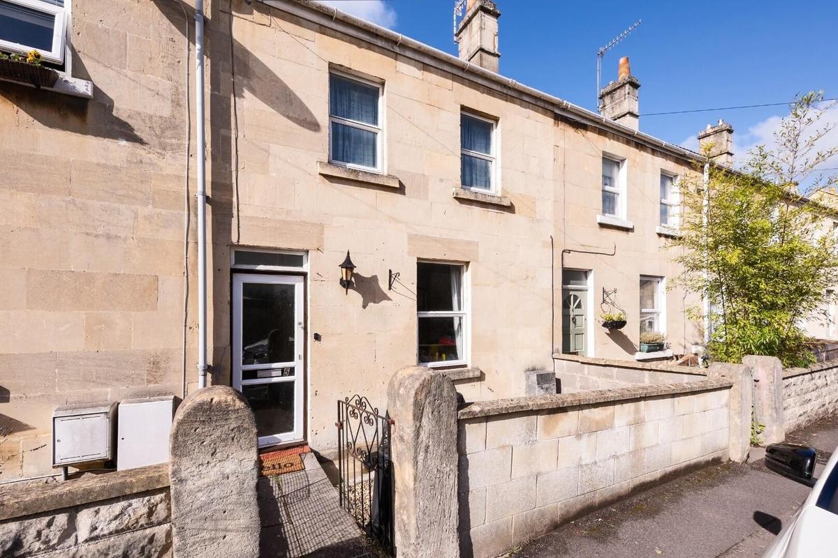 4 bedroom house for rent Burnham Road, Bath, BA2 3RY UniHomes