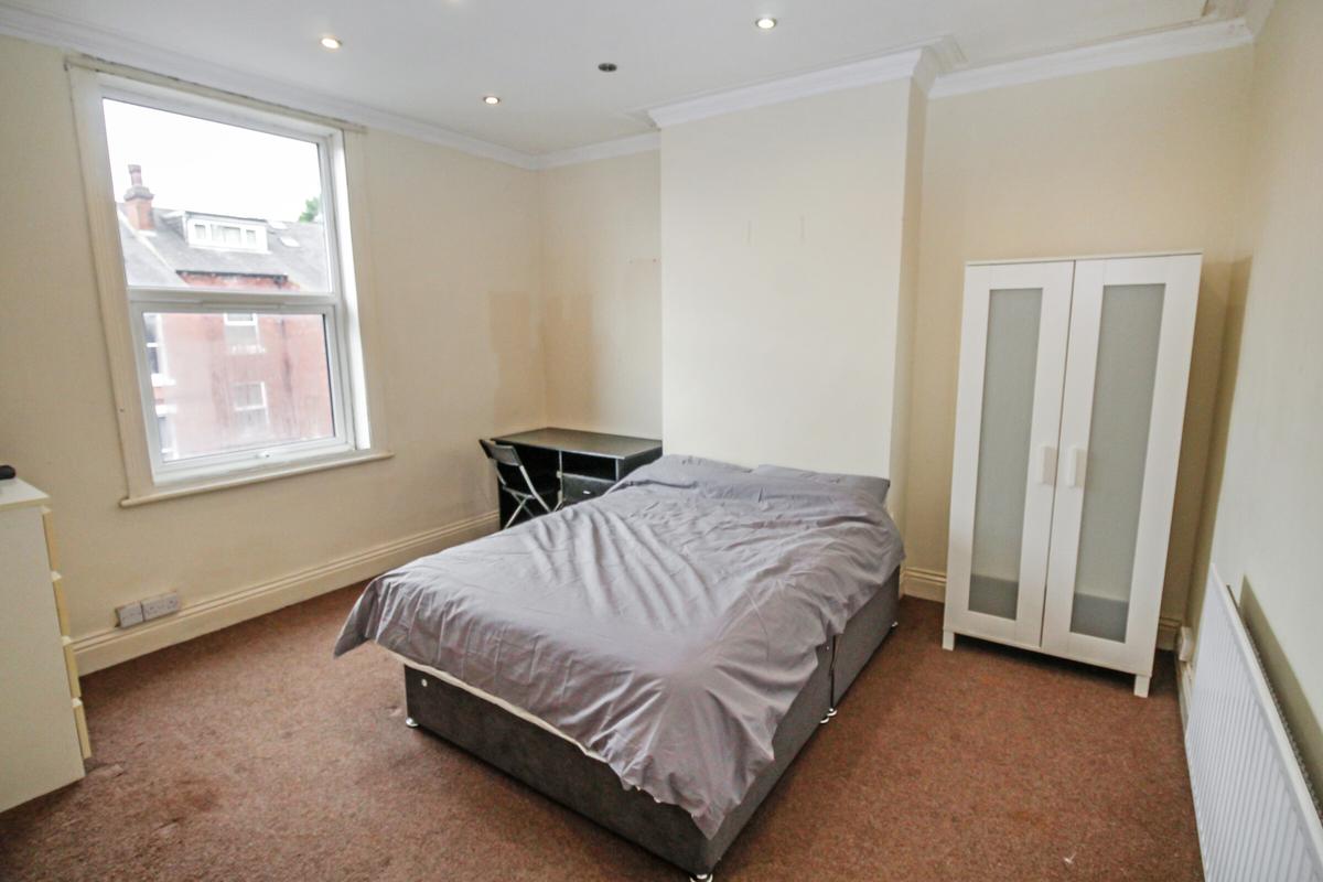 4 bedroom house for rent Hyde Park, Leeds, LS6 1LE UniHomes