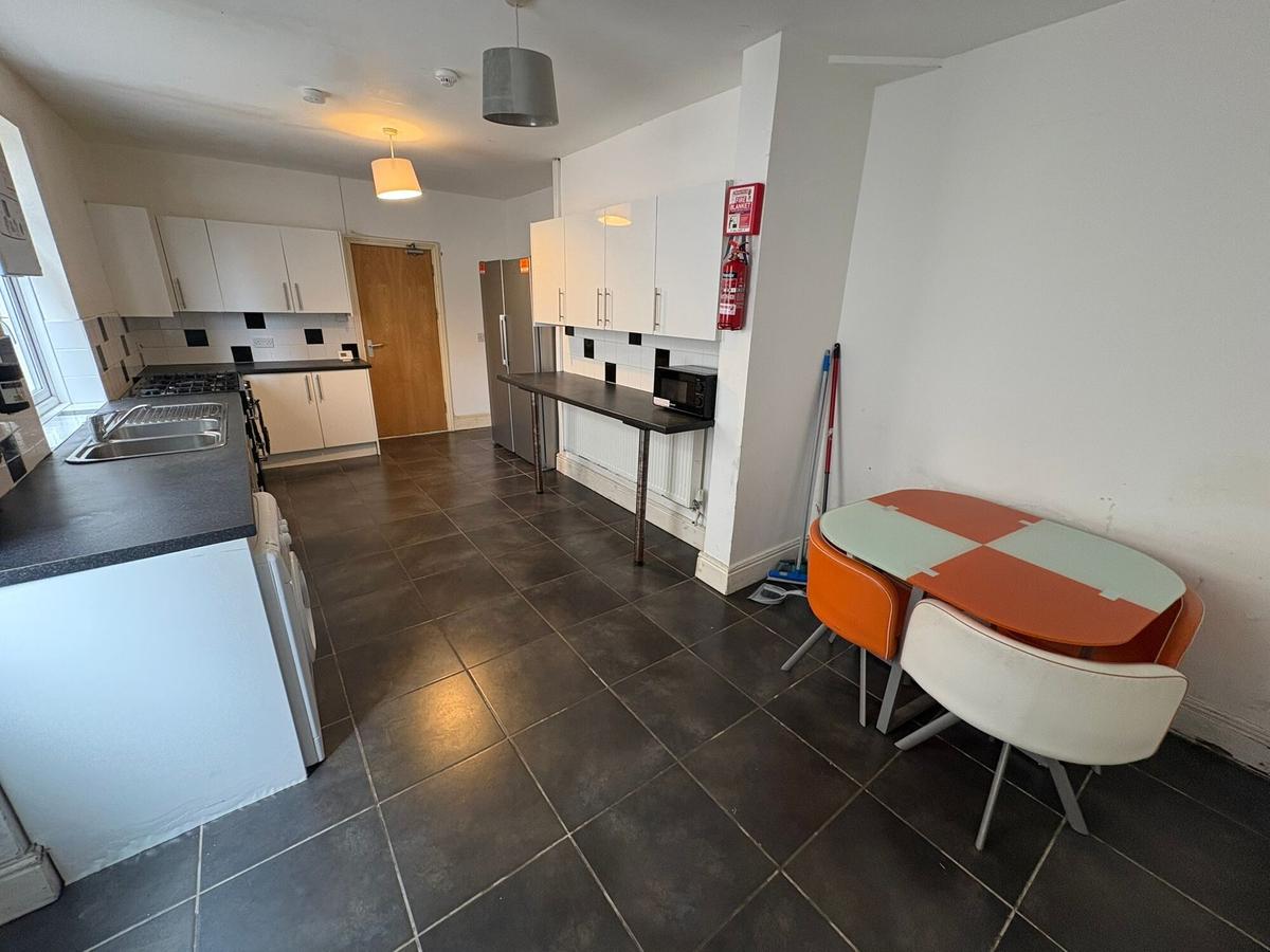 6 bedroom house on Bernard Street, Uplands, Swansea
