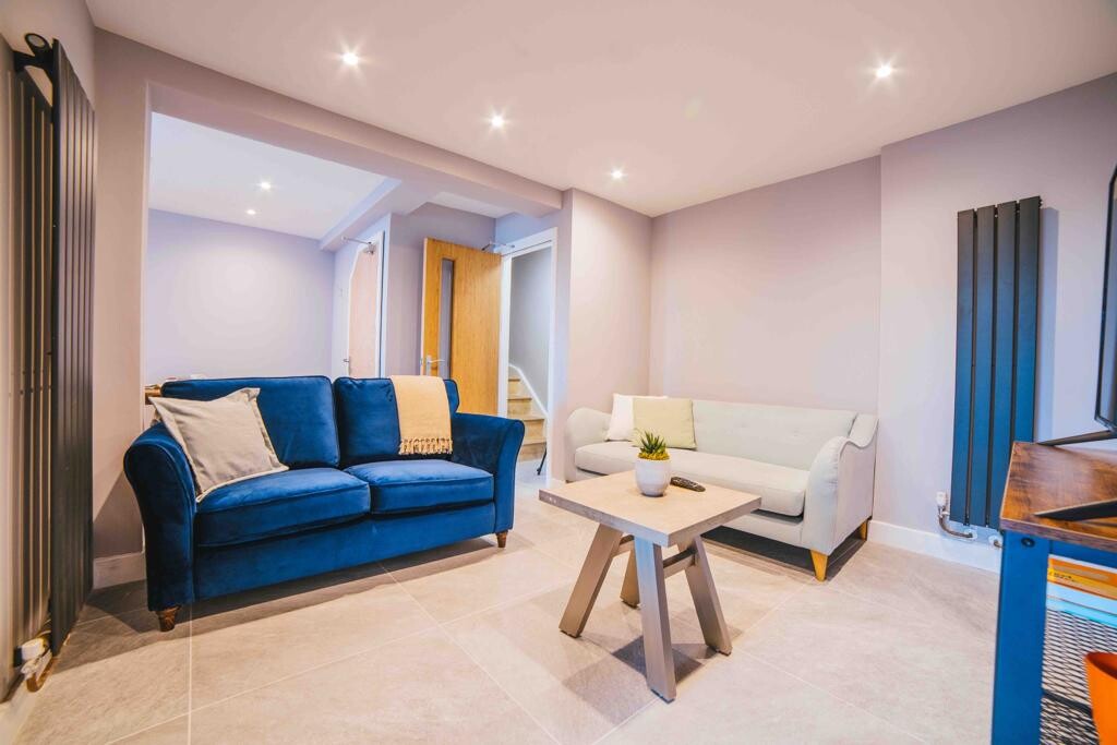 6 bedroom house on Ysgol Street Port Tennant, Port Tennant, Swansea