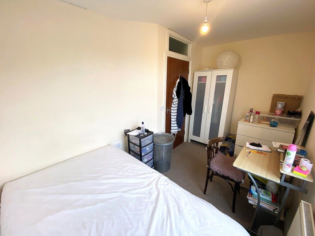 3 bedroom apartment for rent Fawcett Road, Portsmouth, PO4 0DW UniHomes