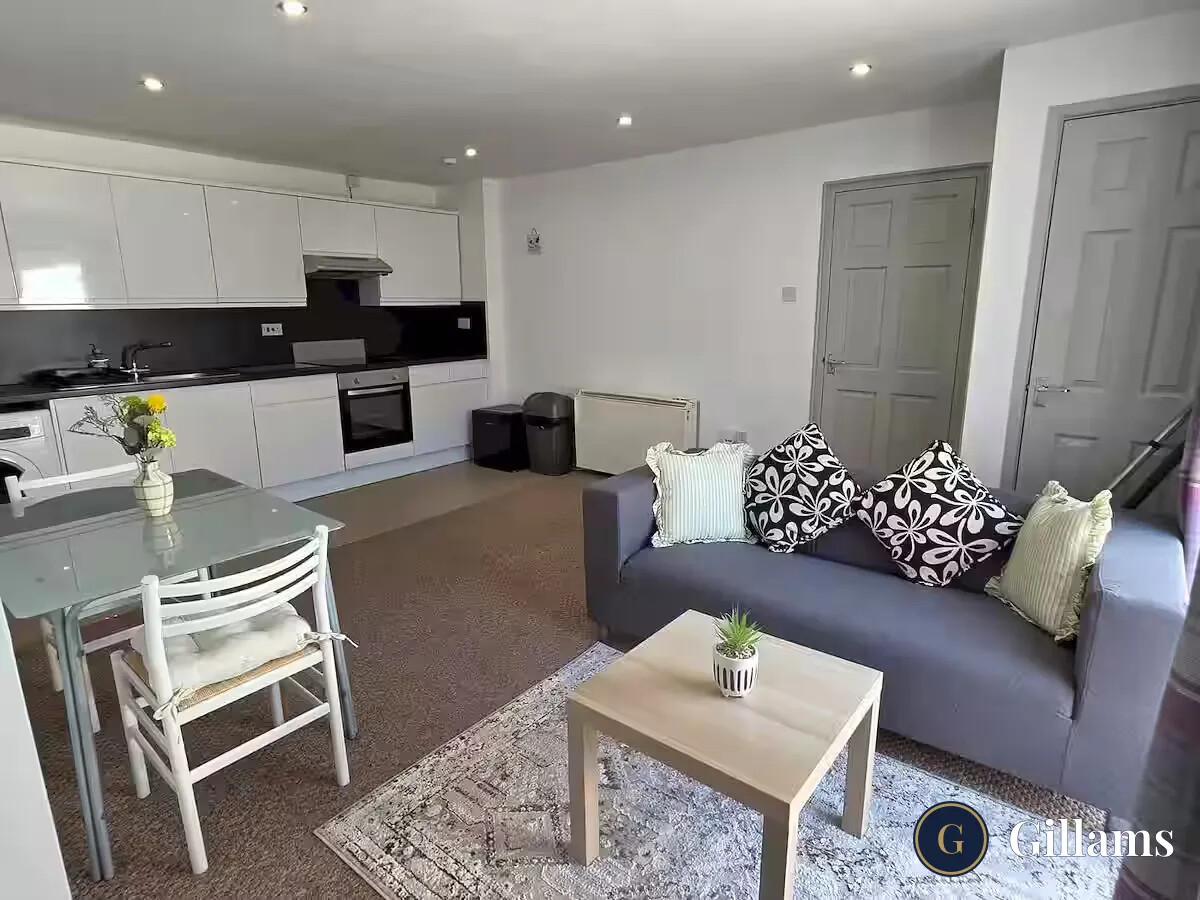 2 bedroom apartment on Old Tiverton Road, Pennsylvania, Exeter