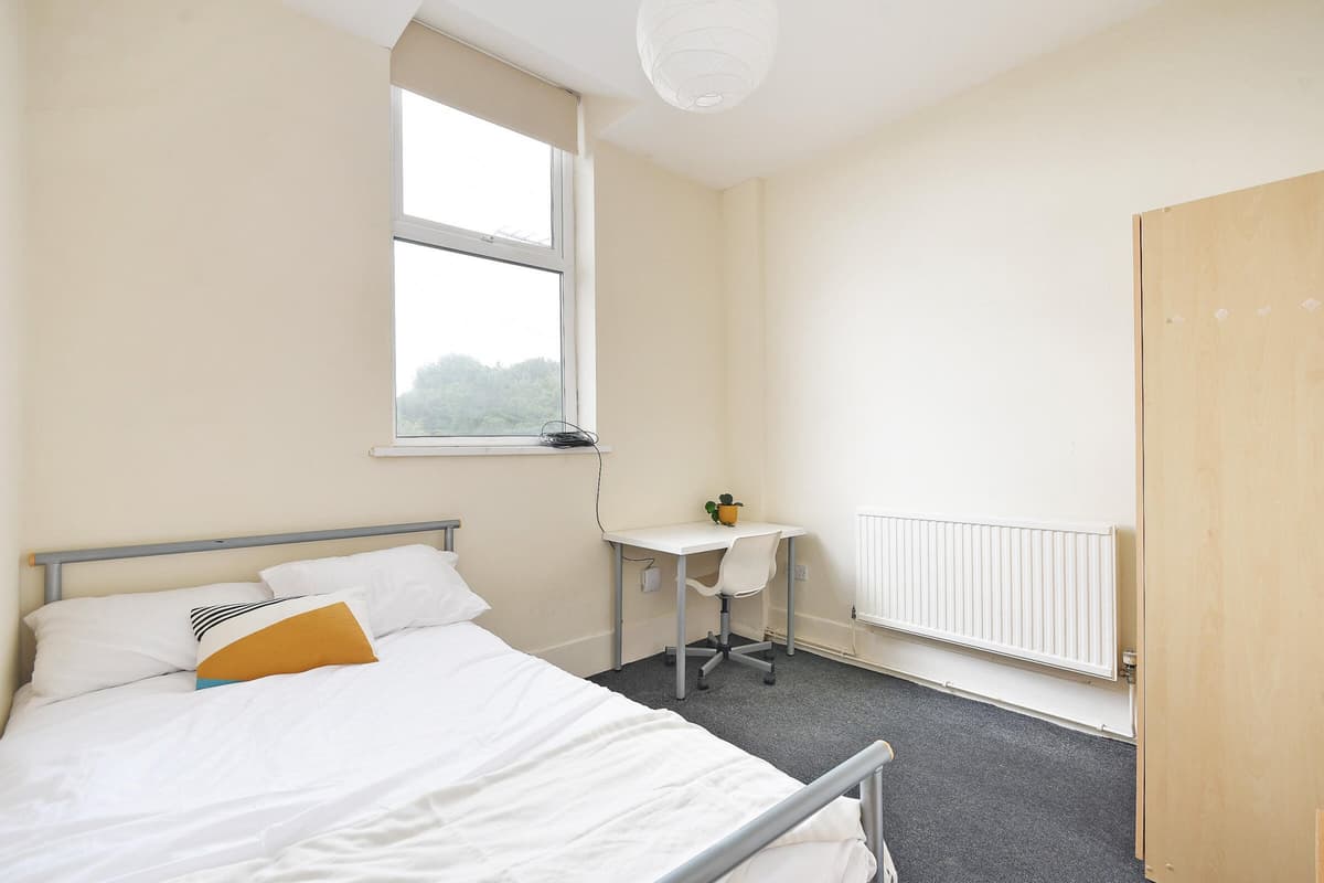 3 bedroom house for rent Crookesmoor Road, Sheffield, S6 3FQ UniHomes