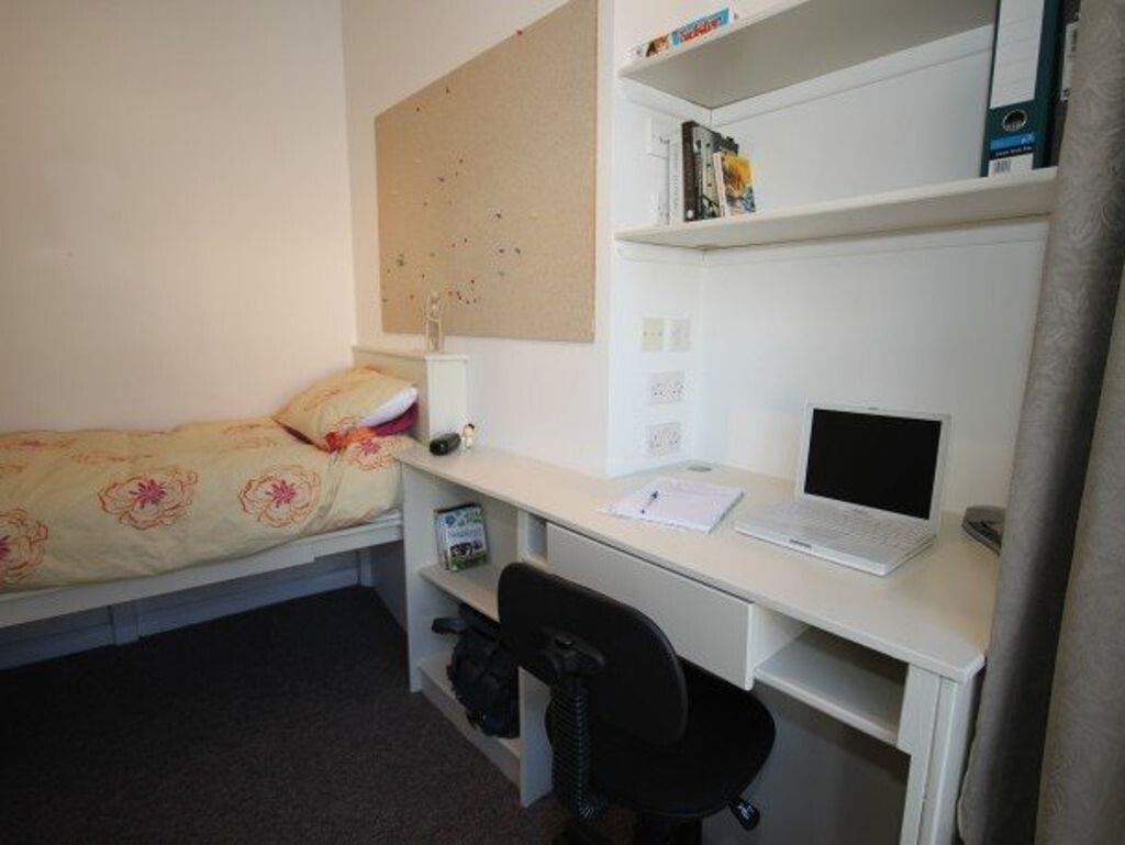 5 bedroom house for rent Harborne Park Road, Birmingham, B17 0PS UniHomes