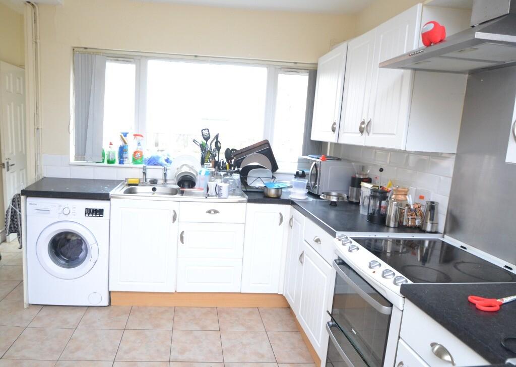 6 bedroom house for rent Rushworth Avenue, Nottingham, NG2 7LF UniHomes