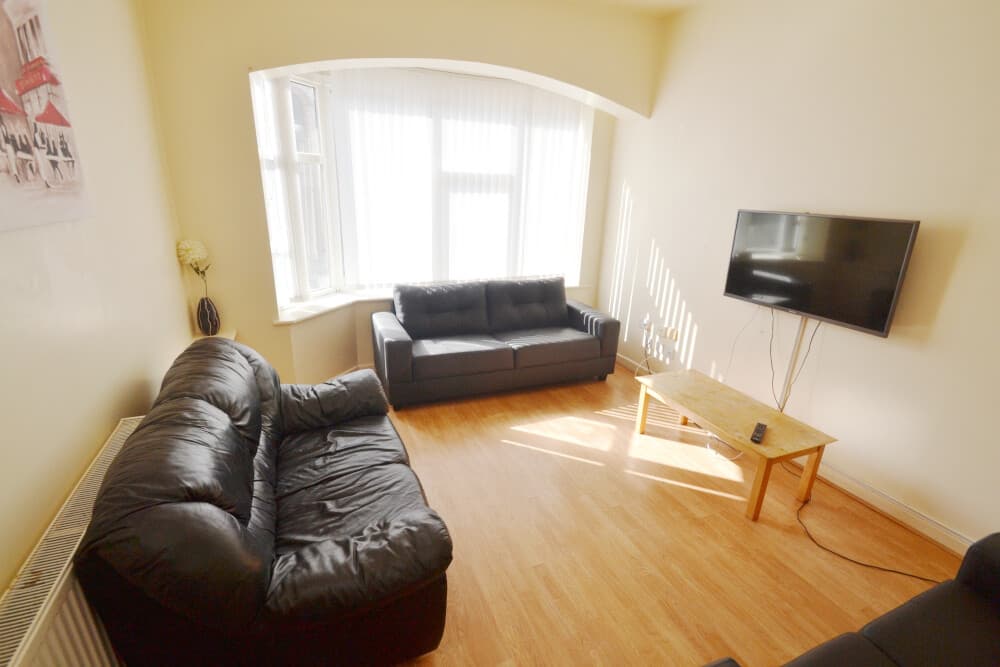 7 bedroom house for rent Longford Place, Manchester, M14 5QQ UniHomes
