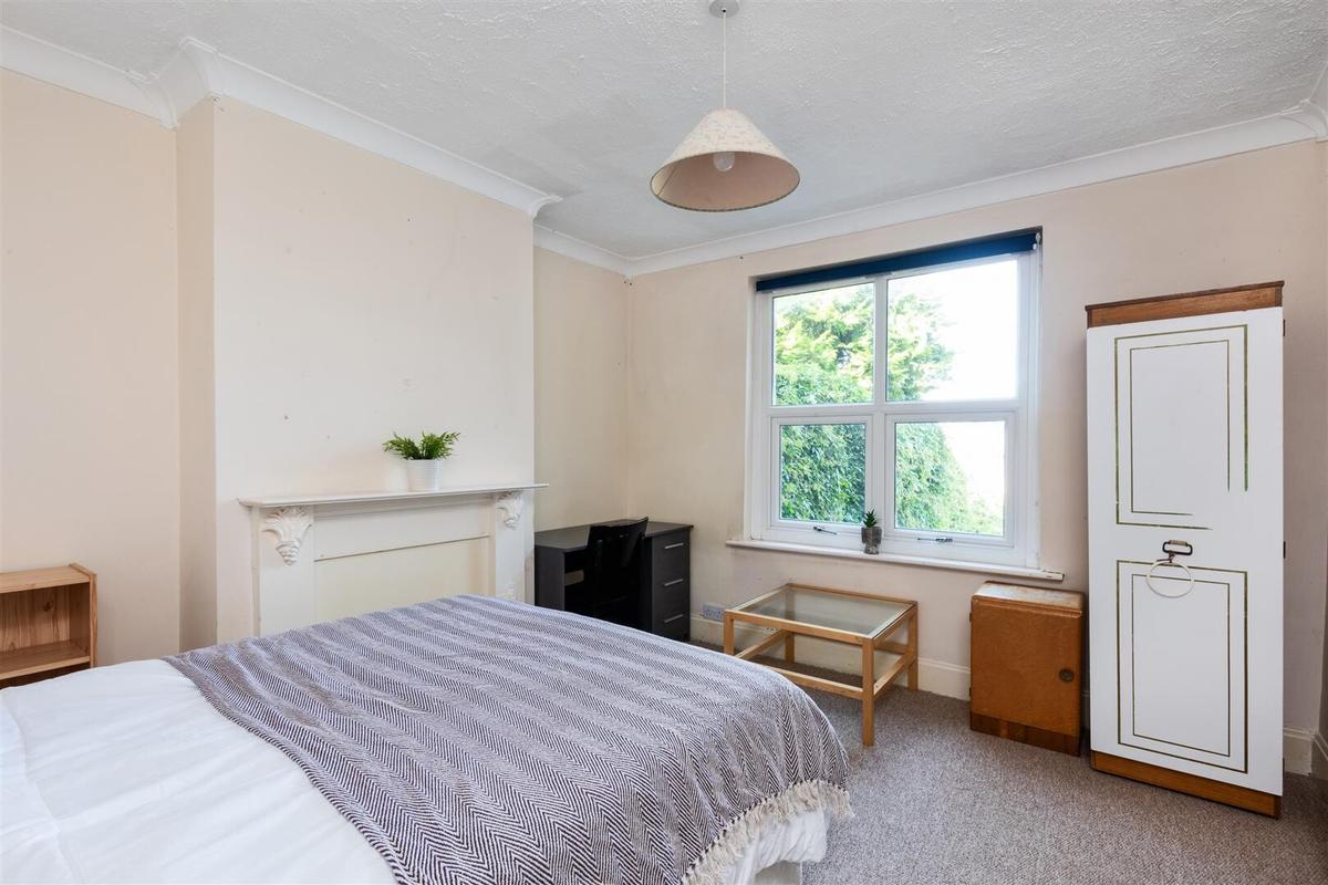 4 Bedroom House For Rent Second Avenue Bath BA2 3NL UniHomes 4-bedroom-house-for-rent-second-avenue-bath-ba2-3nl-unihomes