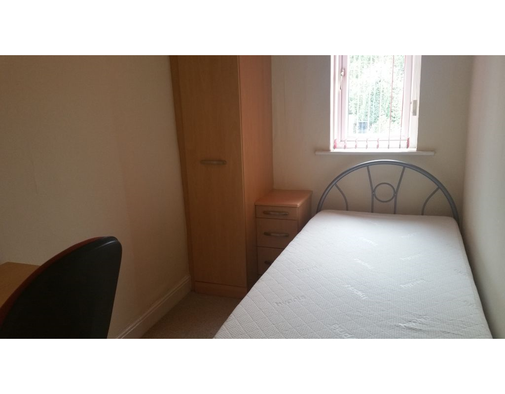 4 bedroom house for rent Kinsey Street, StokeonTrent, ST5 6JL UniHomes