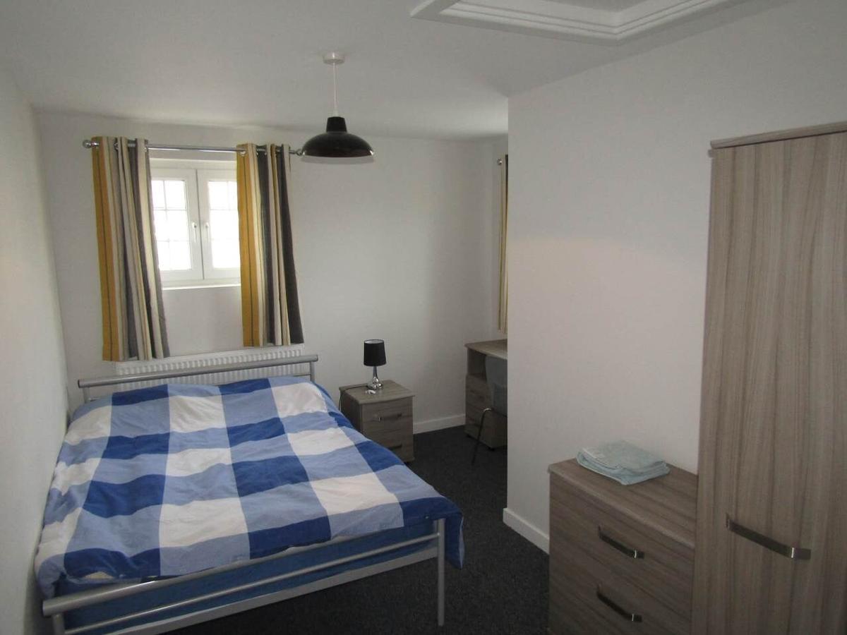 5 bedroom house for rent Bond Street, Sandfields, City Centre, Swansea