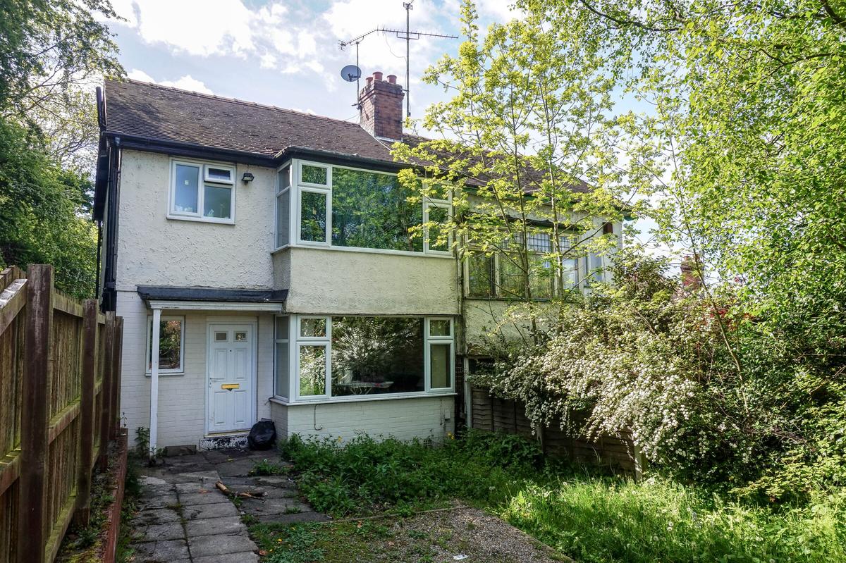 3 bedroom house for rent Shire Oak Road, Leeds, LS6 2DB UniHomes