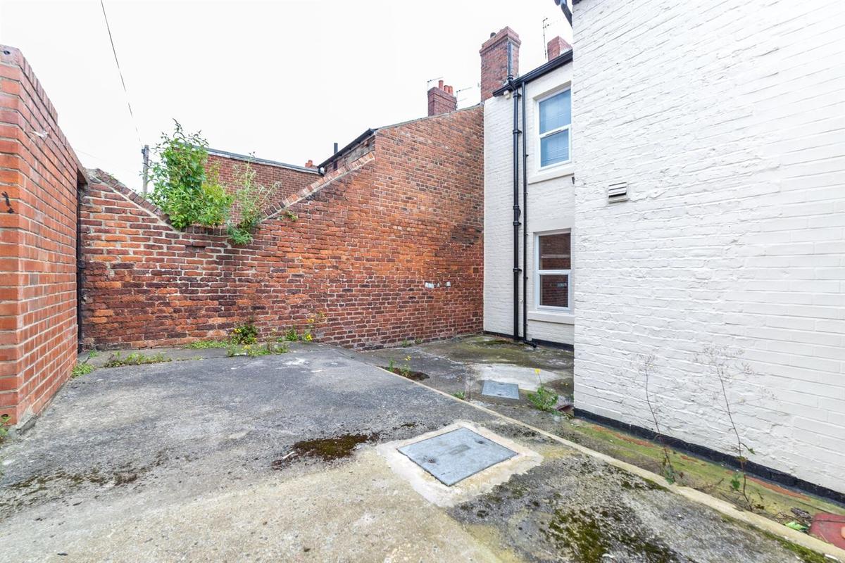 6 bedroom house for rent Helmsley Road, Newcastle, NE2 1RD UniHomes