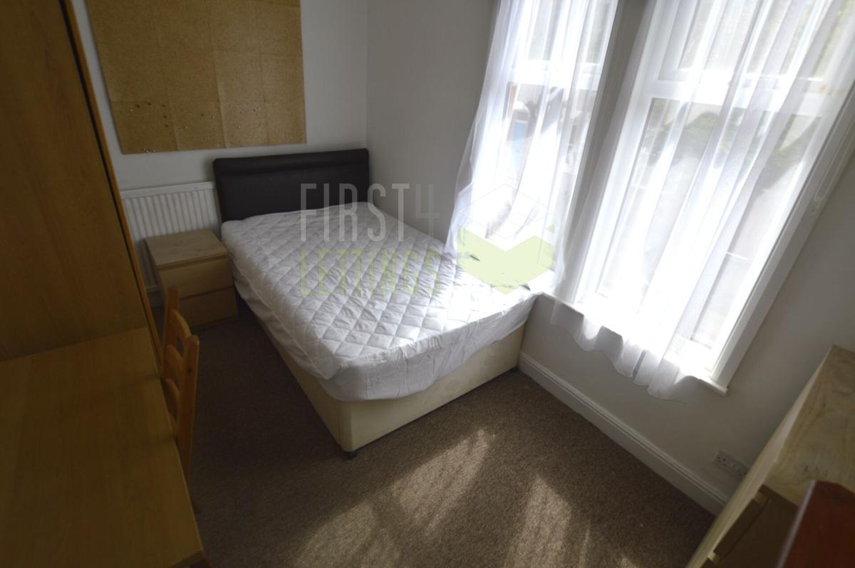 4 bedroom house for rent Cradock Road, Leicester, LE2 1TD UniHomes