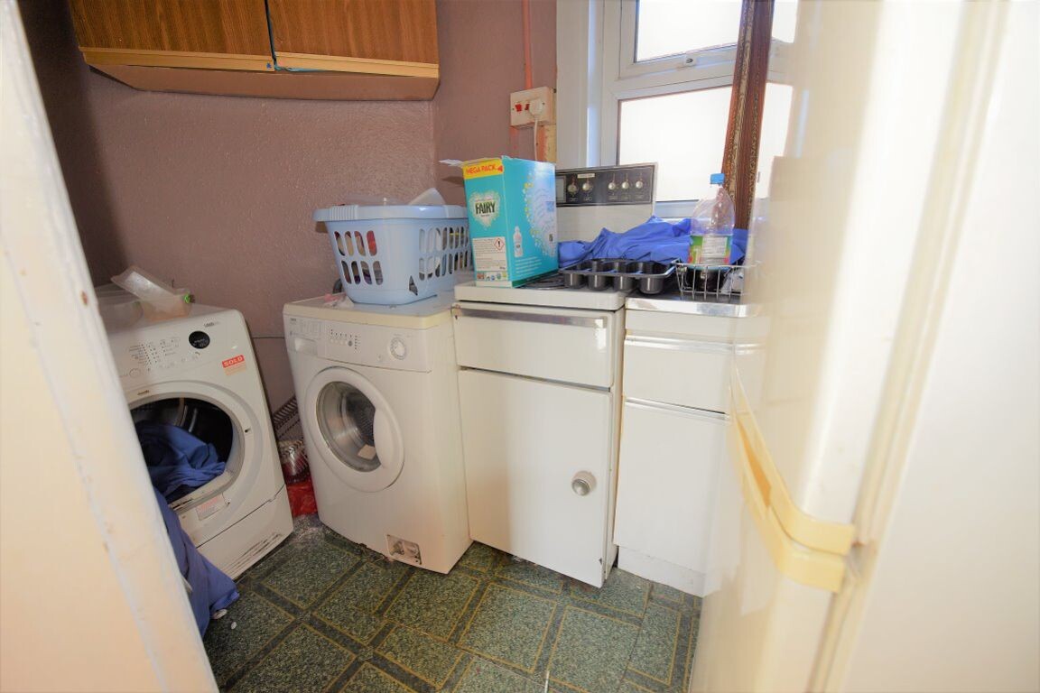 7 bedroom house for rent & Knowle Road, Leeds, LS4 2PJ UniHomes