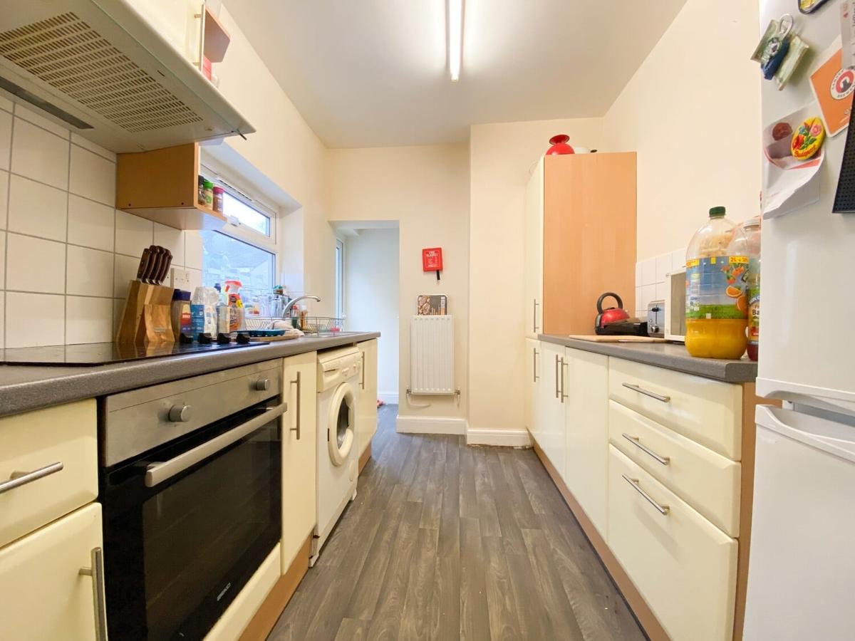 3 bedroom house for rent Treharris Street, Cardiff, CF24 3HL UniHomes