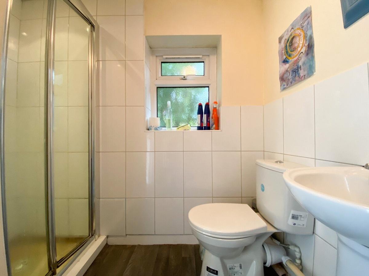 3 bedroom house for rent Treharris Street, Cardiff, CF24 3HL UniHomes