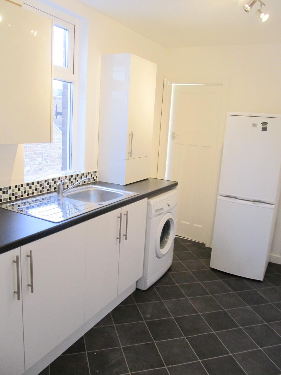 3 bedroom apartment for rent Sackville Road, Newcastle, NE6 5TB UniHomes