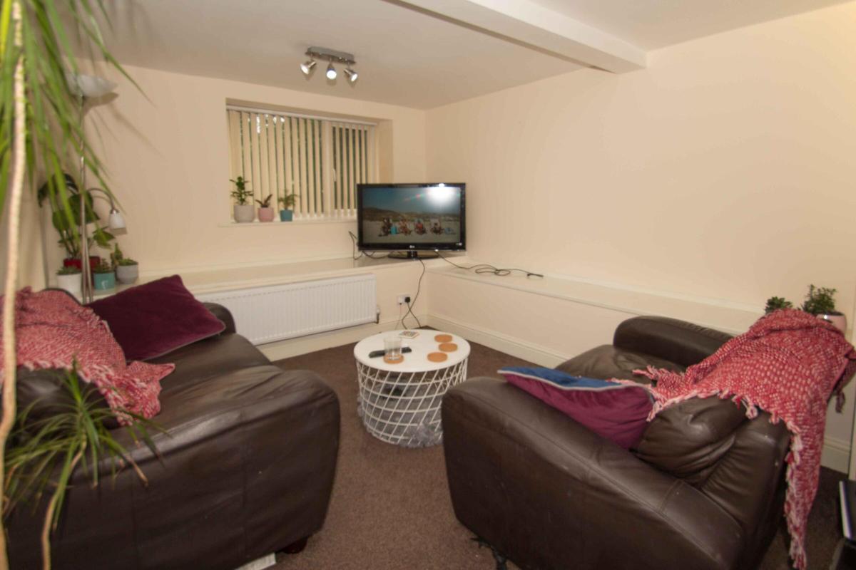 2 bedroom apartment for rent Otley Road, Leeds, LS16 5JX UniHomes