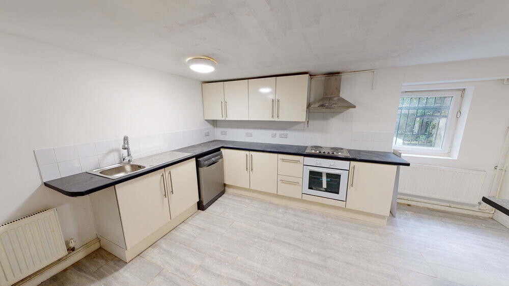 6 bedroom house on Lucas Place, Woodhouse, Leeds