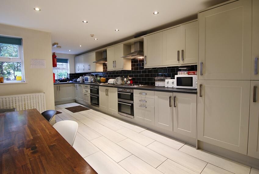 8 bedroom house on Burns Road, Crookesmoor, Sheffield
