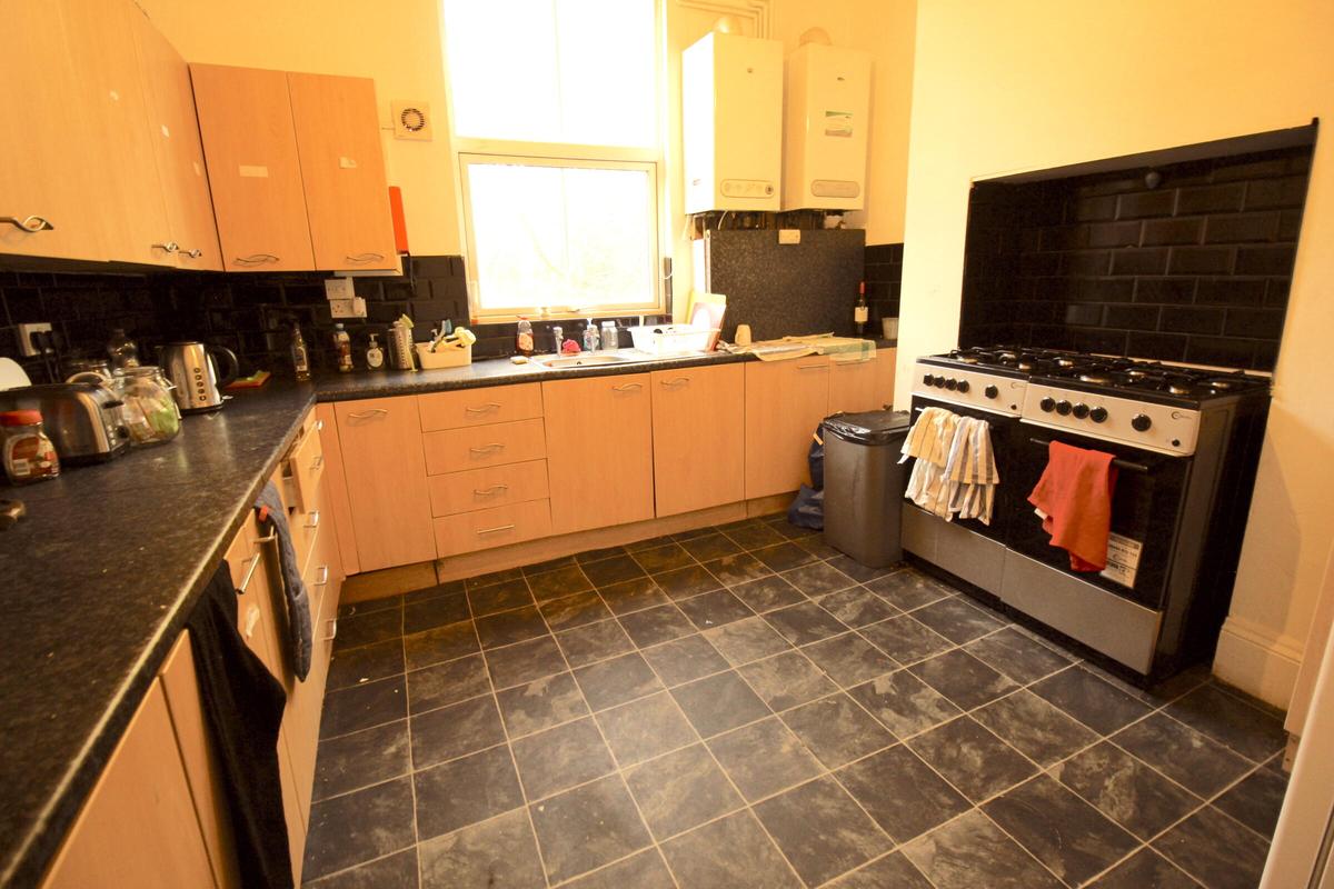 8 bedroom house for rent Hyde Park Terrace, Leeds, LS6 1BJ UniHomes