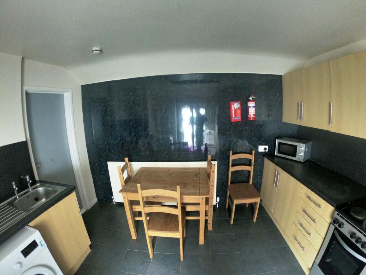 3 bedroom apartment for rent Bryn Road Brynmill Swansea, SA2 0AS UniHomes