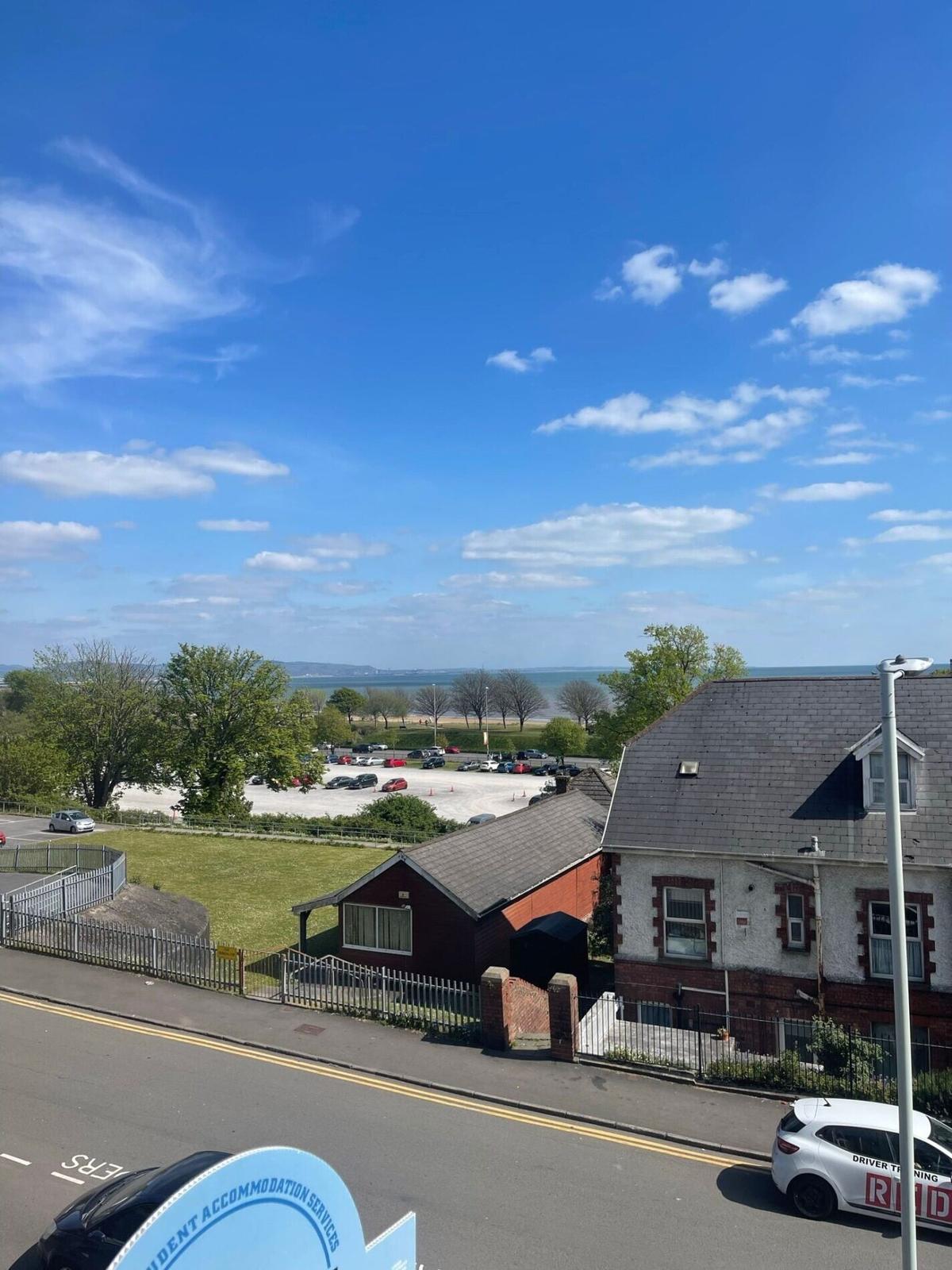 3 bedroom apartment for rent Bryn Road Brynmill Swansea, SA2 0AS UniHomes