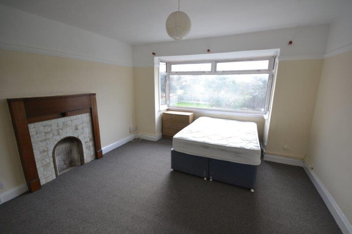 6 bedroom house for rent Stoughton Drive North Leicester, LE5 5UD