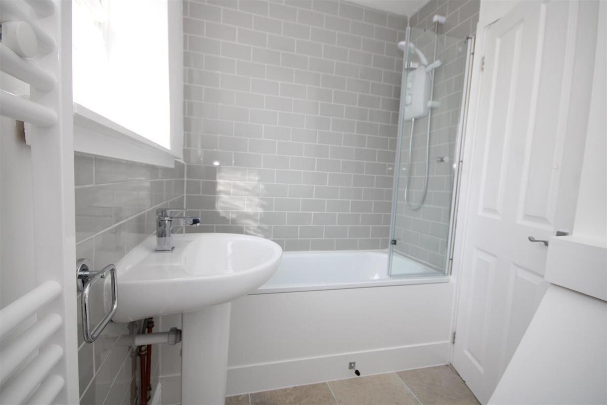 3 bedroom house for rent Elmside, Surrey, GU2 7SJ UniHomes