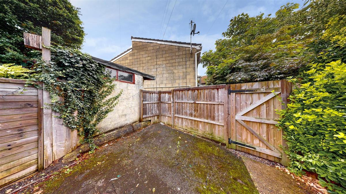 4 bedroom house for rent Coronation Road, Bath, BA1 3BH UniHomes