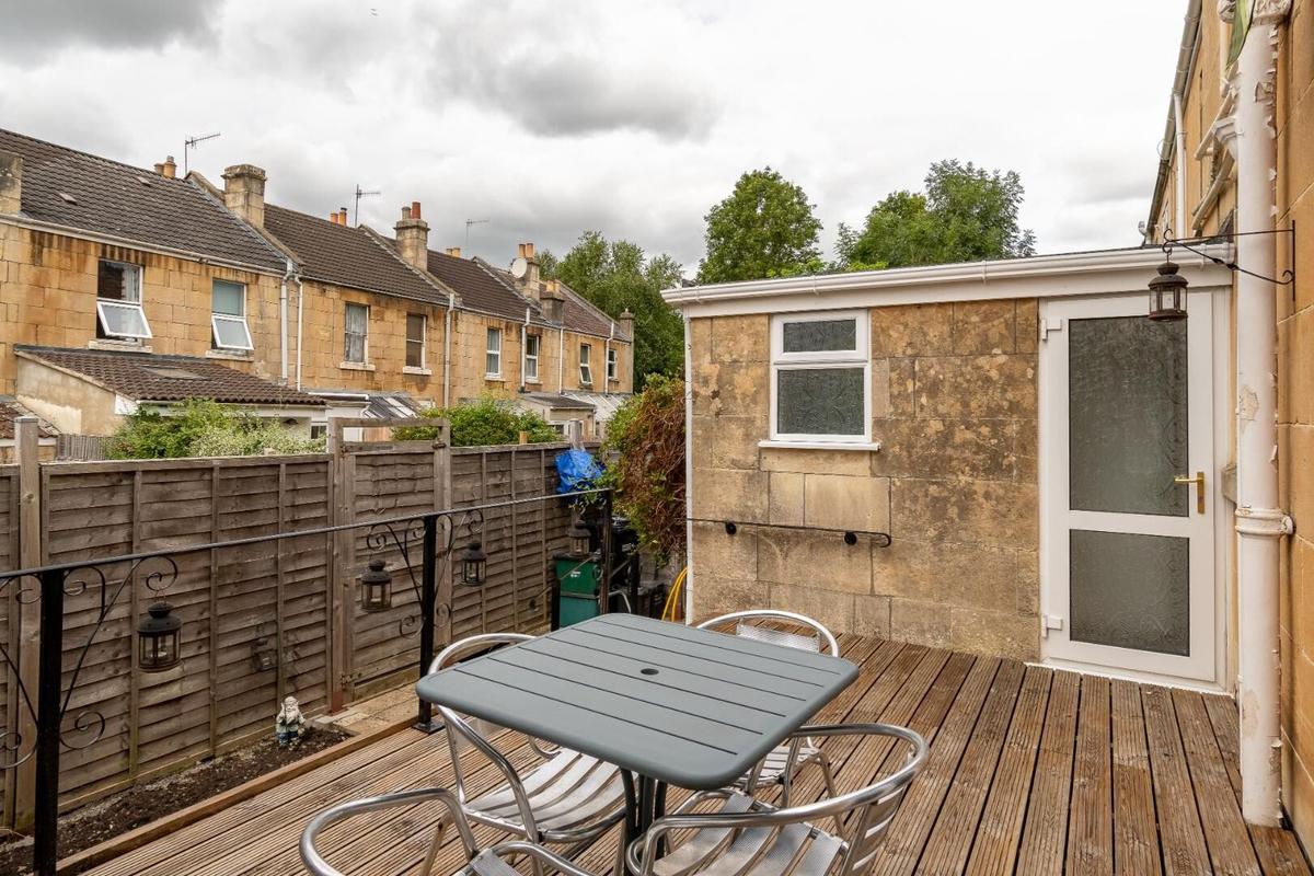 4 bedroom house for rent Canterbury Road, Bath, BA2 3LG UniHomes