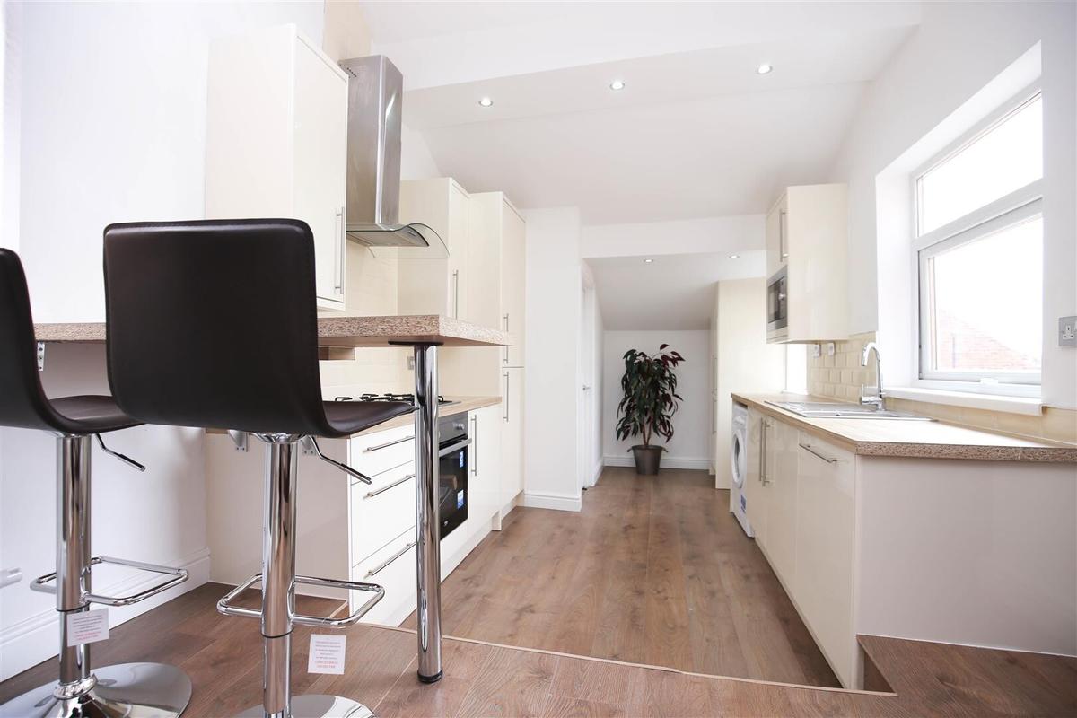 3 bedroom apartment for rent Stratford Road, Newcastle, NE6 5PD UniHomes