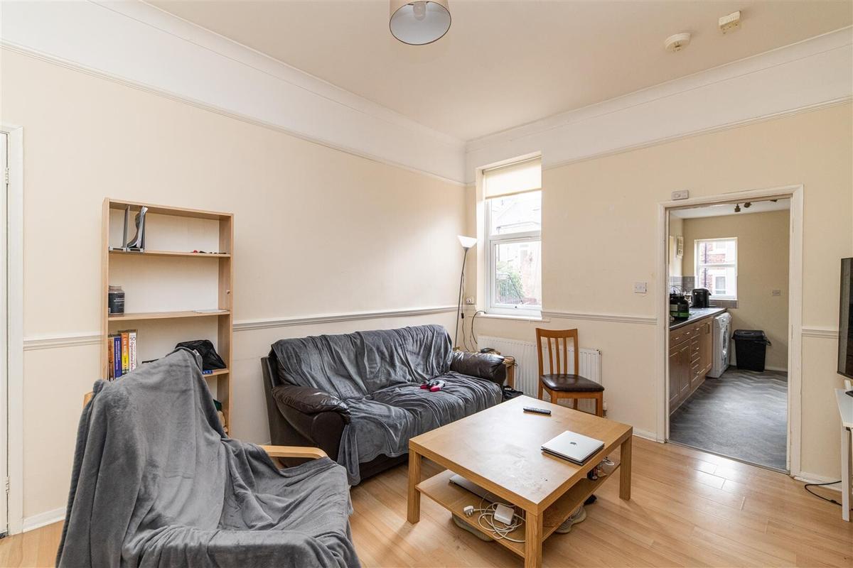 3 bedroom apartment for rent Stratford Grove West, Newcastle, NE6 5BB