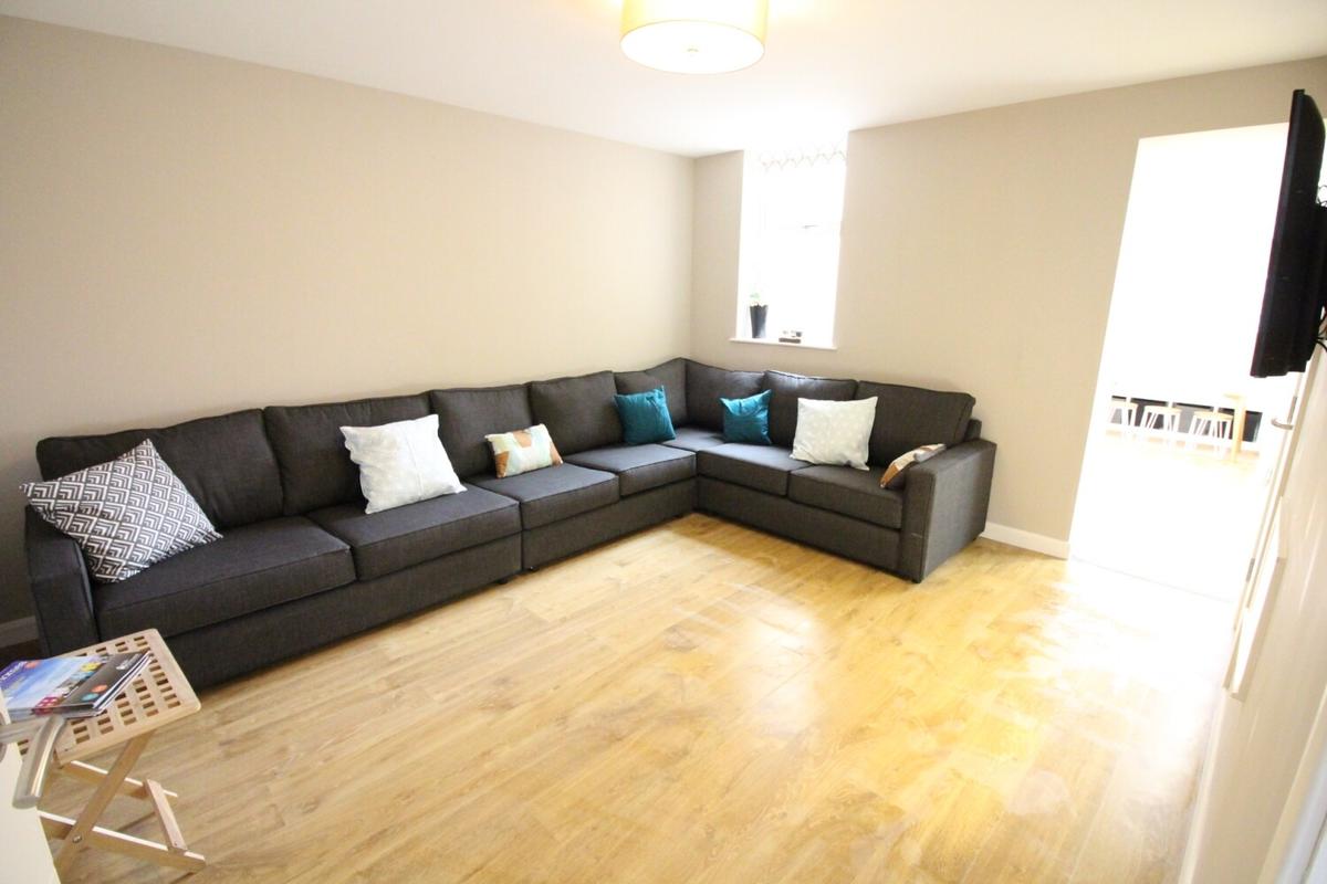 6 bedroom house on Cathays Terrace, Cathays, Cardiff